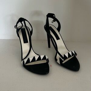 NWT PROENZA SCHOULER Monochrome Origami Leather Ankle Strap Sandals Size 37